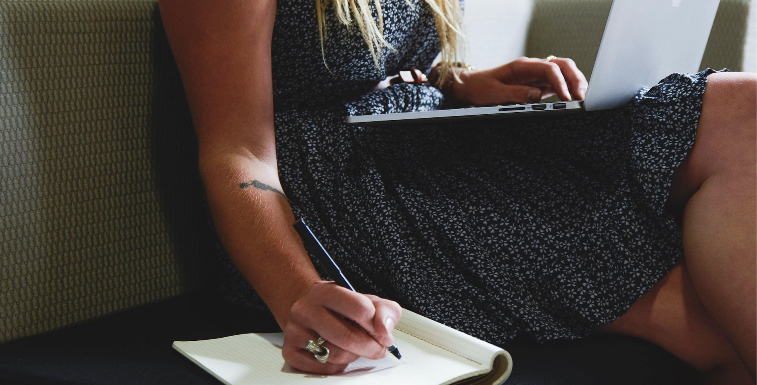 Programadora trabajando